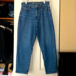 Like NEW!! American Eagle Mom Jeans